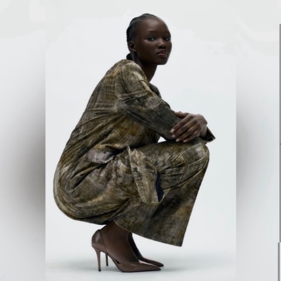 Zara Taupe Pointed Toe High Heel Court Shoes - Picture 9 of 10